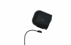 Arlo Câble D'alimentation VMA5001C-100EUS Intérieur Magnétique 2,44m Noir - Camera Surveillance 5 Arlo Câble D'alimentation VMA5001C-100EUS Intérieur Magnétique 2,44m Noir - Camera Surveillance -Nuki Shop unnamed file 3949 scaled